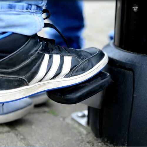 Speeltoestel Gamezuil 11 Wek zelf energie op door met de voetpedaal te pompen.